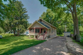 944 Burr Oak Ln, Madison, WI 53713