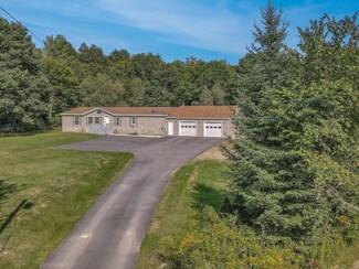 28 Genthner Way, Topsham, ME 04086