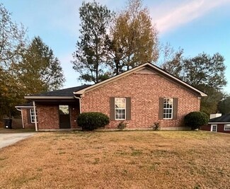 3332 Saddle Brook Dr, Hephzibah, GA 30815