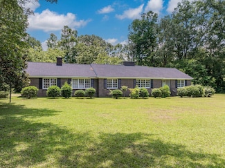 114 York St, Clinton, SC 29325