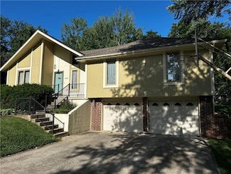 1409 SW 24th St, Blue Springs, MO 64015