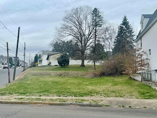 25/20 Spruce and Andover, Wilkes Barre, PA 18702