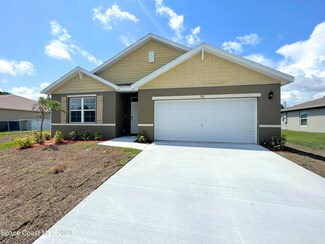 548 Octavius St SW, Palm Bay, FL 32908