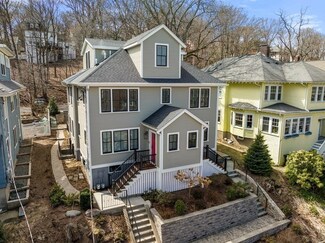 122 Winchester St Unit 2, Brookline, MA 02446