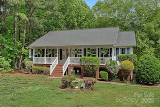 160 Kingfisher Dr, Mooresville, NC 28117