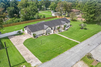11821 15th St, Santa Fe, TX 77510