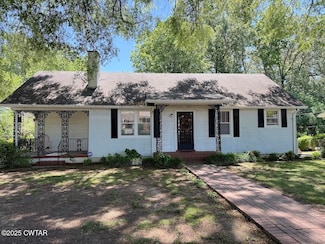 910 Summers Dr, Dyersburg, TN 38024