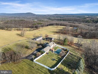 8638 N Frederick Pike, Cross Junction, VA 22625