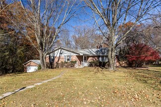 138 Lowery Dr, Valencia, PA 16059