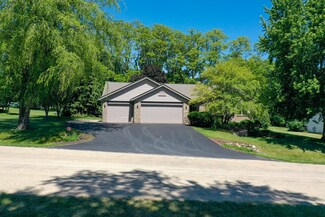 6881 N Summit Dr, Byron, IL 61010