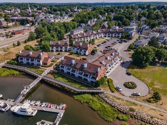 126 Merrimac St Unit 24, Newburyport, MA 01950