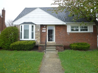 26131 Koontz St, Roseville, MI 48066