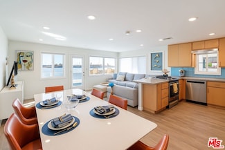 26 5th Place, Long Beach, CA 90802