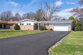 86 Maybrooke Rd, Rochester, NY 14618