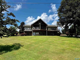 1577 Buck Island Dr, Guntersville, AL 35976