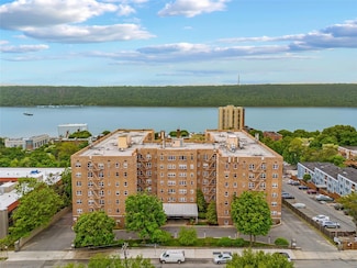 377 N Broadway Unit 402, Yonkers, NY 10701