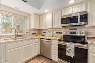 525 W Fellars Dr, Phoenix, AZ 85023