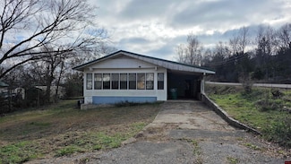 317 W 5th St, Yellville, AR 72687