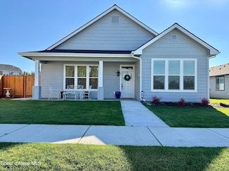 484 E Paintbrush Ave, Hayden Lake, ID 83835