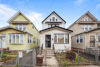 111-15 Inwood St, Jamaica, NY 11435