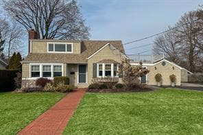 27 President St, Huntington Station, NY 11746