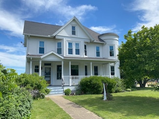 410 W 2nd St, Lostant, IL 61334