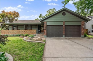 904 NE Hunters Rd, Blue Springs, MO 64014