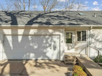 396 Teakwood Ln NE, Cedar Rapids, IA 52402