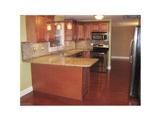 4959 Lander Rd, Chagrin Falls, OH 44022