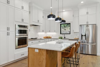 5742 Shady Oak Rd S Unit 7, Minnetonka, MN 55343