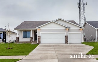 625 NW Compass Ave, Waukee, IA 50263