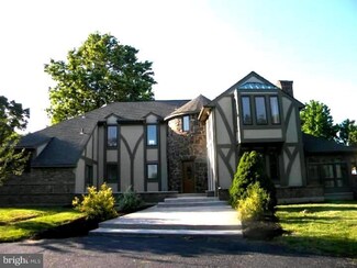 18 E Pierson Dr, Avondale, PA 19311