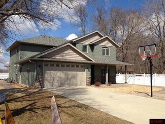 46658 46658 Glens Beach Rd, Waterville, MN 56096
