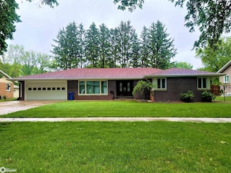 1213 E State St, Algona, IA 50511