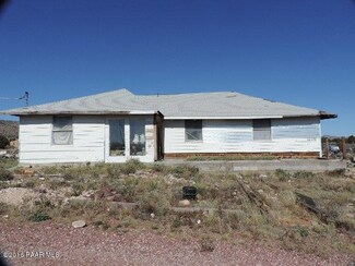 25570 Ventura Dr, Seligman, AZ 86337