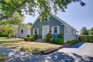 142 Bay View Ave, Bristol, RI 02809