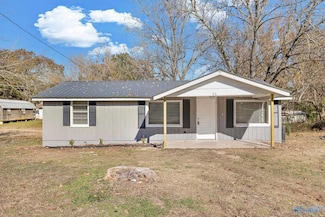 96 Derrick Dr, Guntersville, AL 35976
