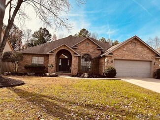 39 Blue Mountain Dr, Maumelle, AR 72113