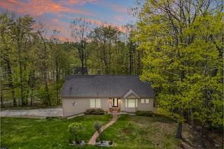 1 Wedgewood Dr, Windham, ME 04062