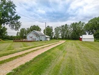 881 26th St NE, Emerado, ND 58228
