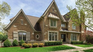 707 S Chatham Ave, Elmhurst, IL 60126