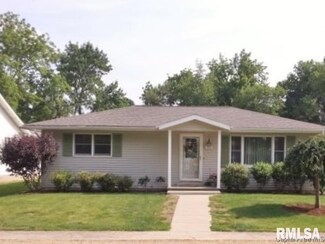 349 W Adams St, Greenview, IL 62642