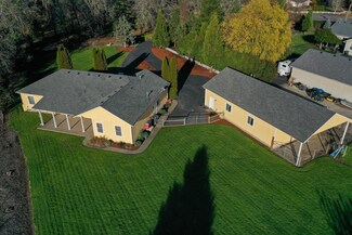 612 Alderbrook Ln, Grants Pass, OR 97527
