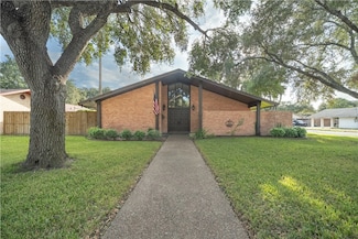 1519 Delwood Ln, Alice, TX 78332