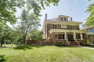 3542 Tracy Ave, Kansas City, MO 64109