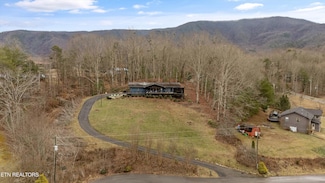3842 Pleasant View Ln, Sevierville, TN 37862