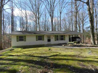 7550 W Lakewood Dr, Unionville, IN 47468