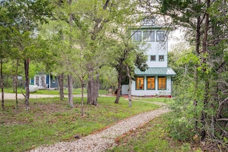 112 Boulder Ln, Manor, TX 78653