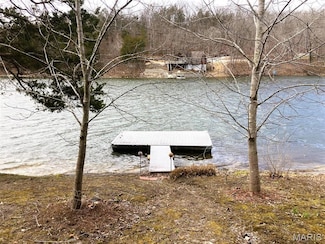 28 Oriole Dr, Bridgeport Township, MO 63363