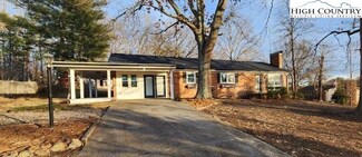 4544 Diamond St, Hudson, NC 28638